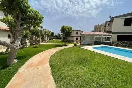 Forcat Apartamento Bajo Con Jardin Y Piscina シウタデリャ